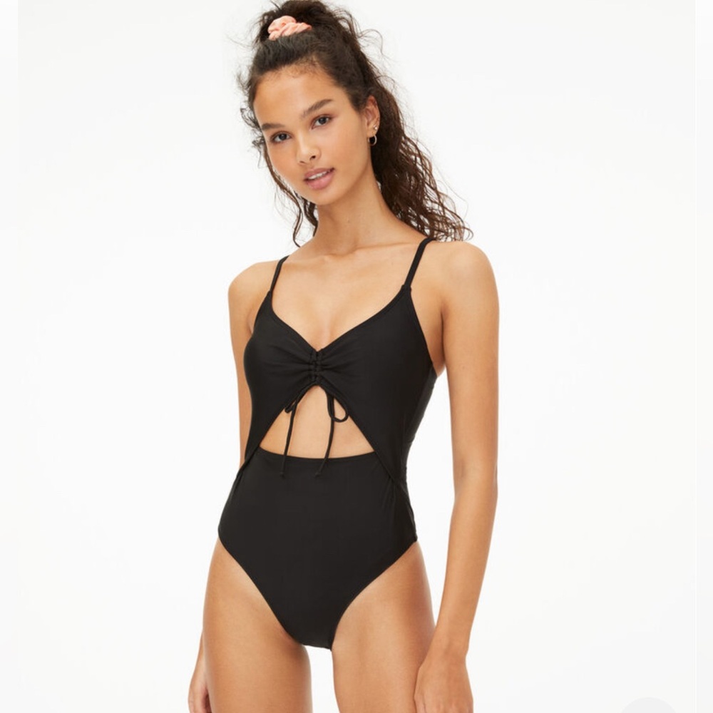 Aeropostale  one piece switch